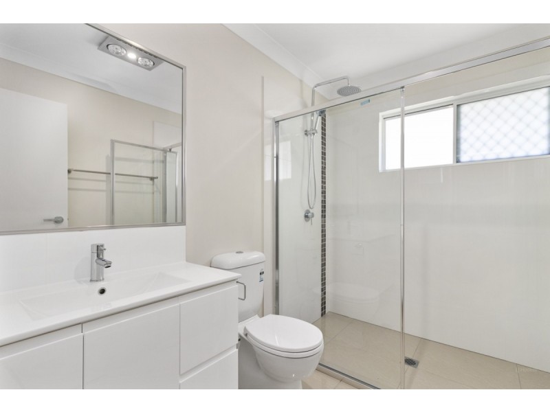 22 Jimmieson Avenue, Labrador QLD 4215