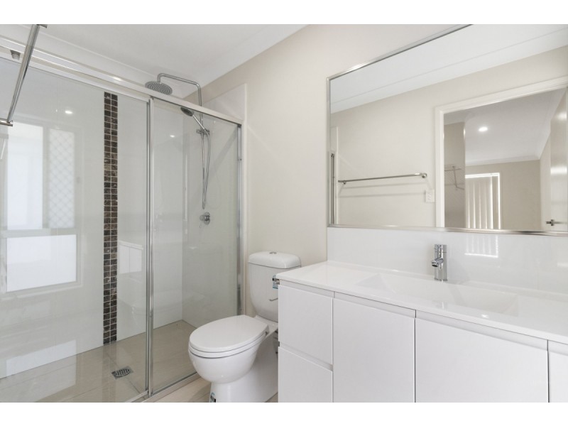 22 Jimmieson Avenue, Labrador QLD 4215