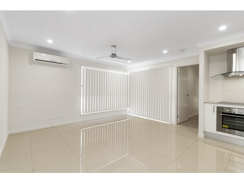 22 Jimmieson Avenue, Labrador QLD 4215