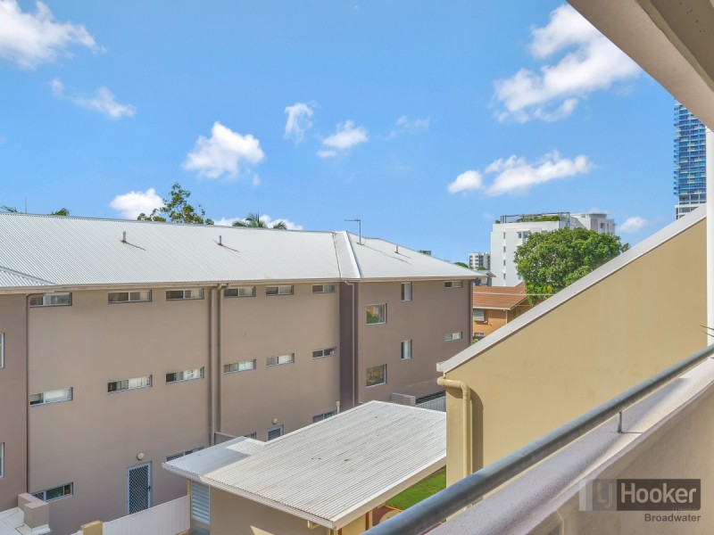 24/6-10 Rose Street, Southport QLD 4215