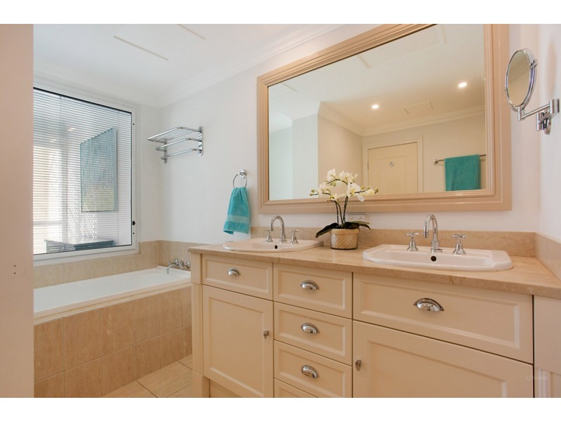 104/212-214 Marine Parade, Labrador QLD 4215