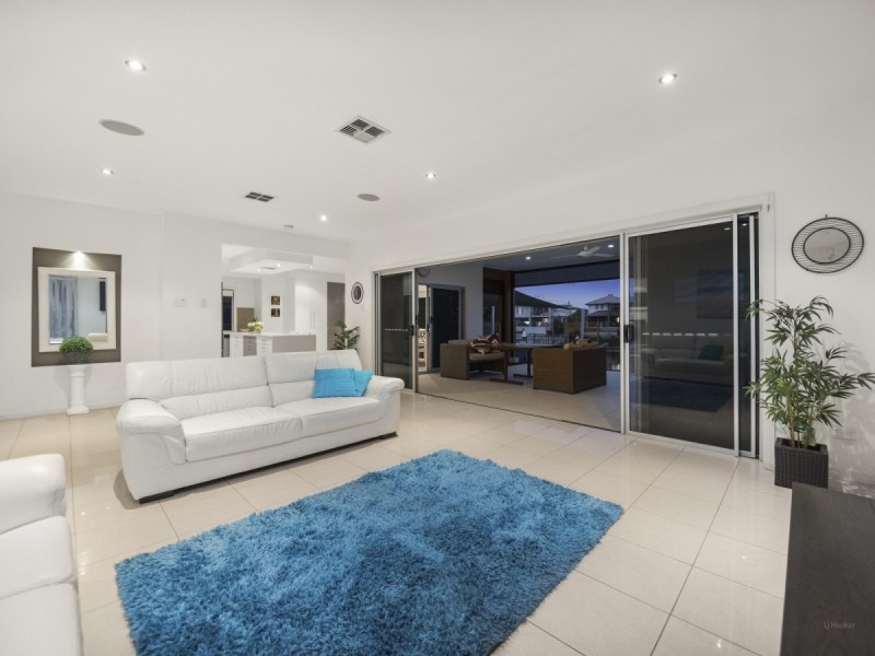 31 Quayside Drive, Helensvale QLD 4212