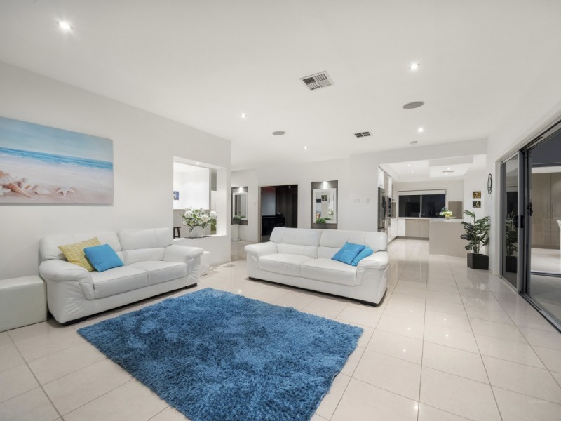 31 Quayside Drive, Helensvale QLD 4212