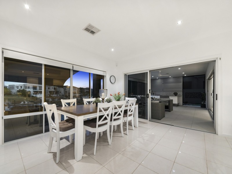 31 Quayside Drive, Helensvale QLD 4212