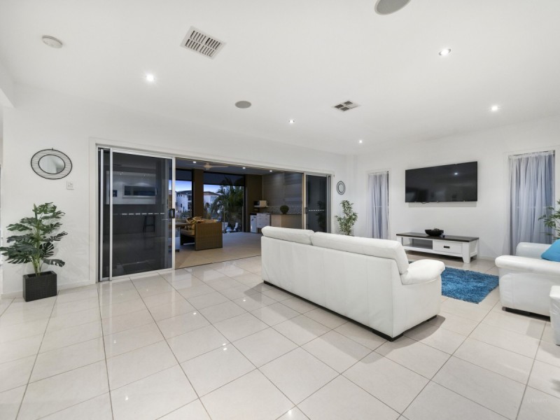 31 Quayside Drive, Helensvale QLD 4212