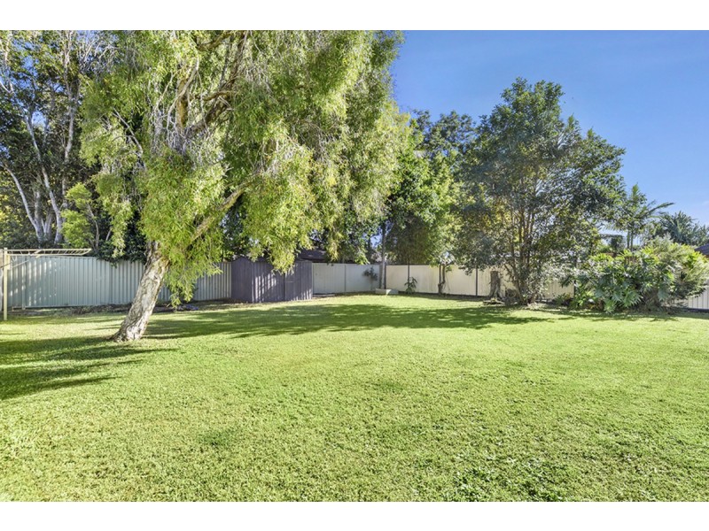 24 Burrinjuck Drive, Coombabah QLD 4216