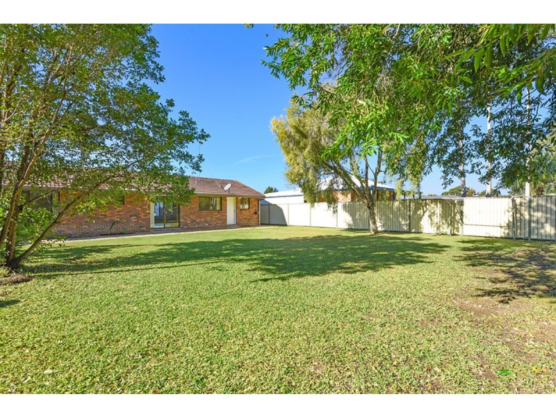 24 Burrinjuck Drive, Coombabah QLD 4216