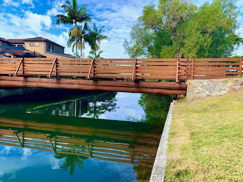 24 Burrinjuck Drive, Coombabah QLD 4216