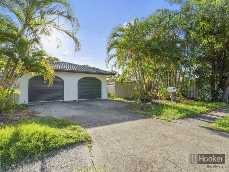 2/130 Kumbari Avenue, Labrador QLD 4215