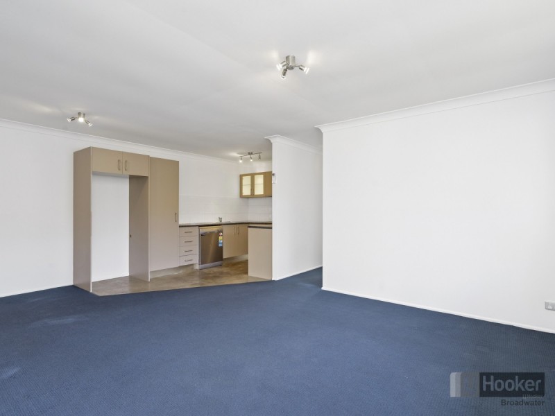 2/130 Kumbari Avenue, Labrador QLD 4215