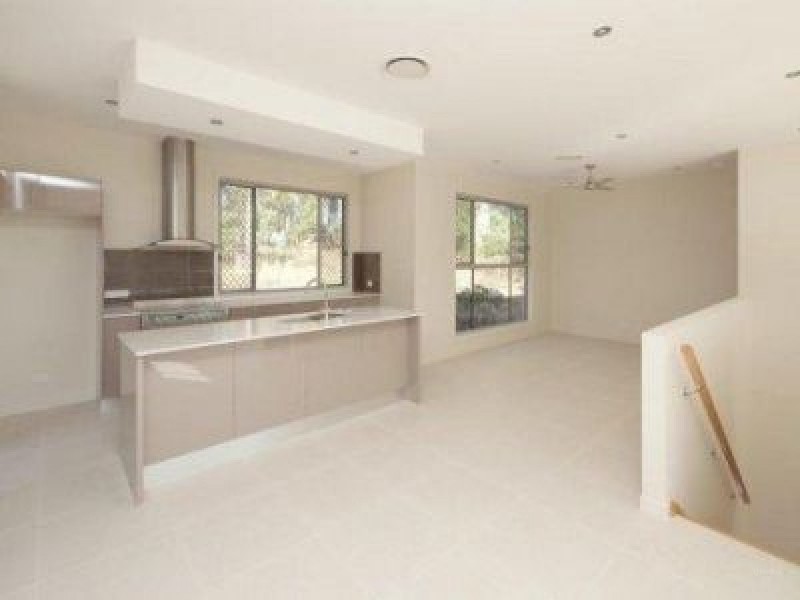 1/51 Canada Place, Arundel QLD 4214