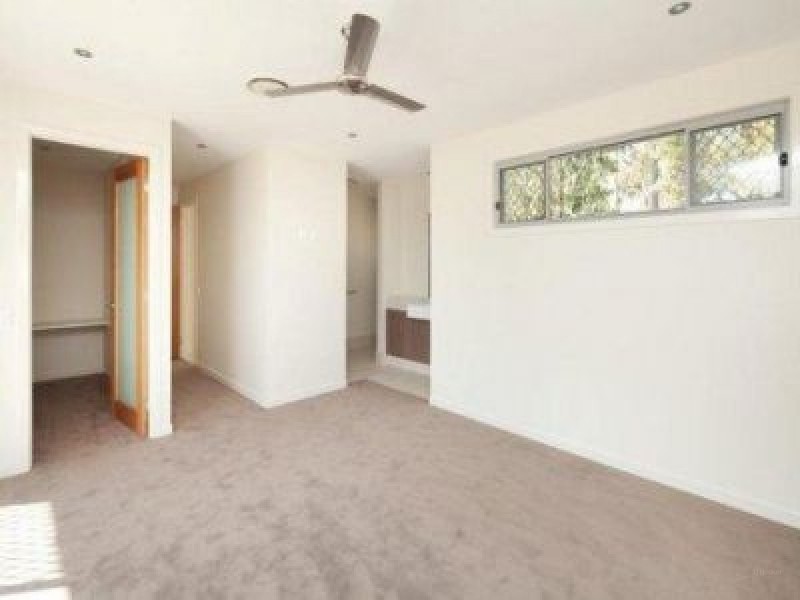 1/51 Canada Place, Arundel QLD 4214