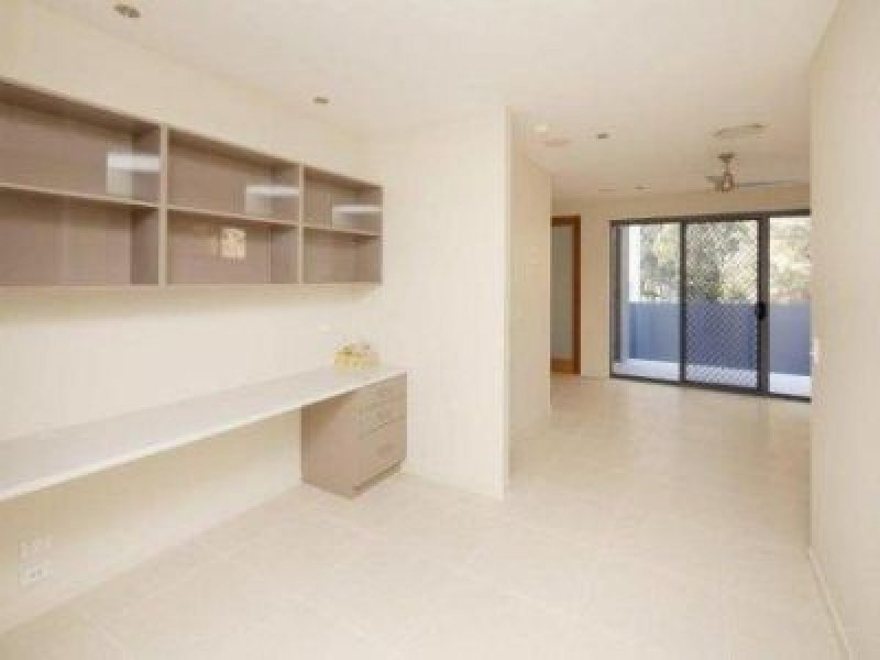 1/51 Canada Place, Arundel QLD 4214