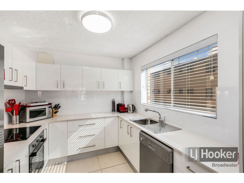 19/224 Marine Parade, Labrador QLD 4215