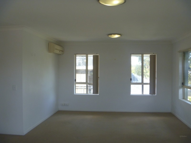 4/131 Muir Street, Labrador QLD 4215