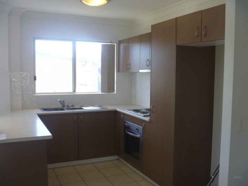 4/131 Muir Street, Labrador QLD 4215