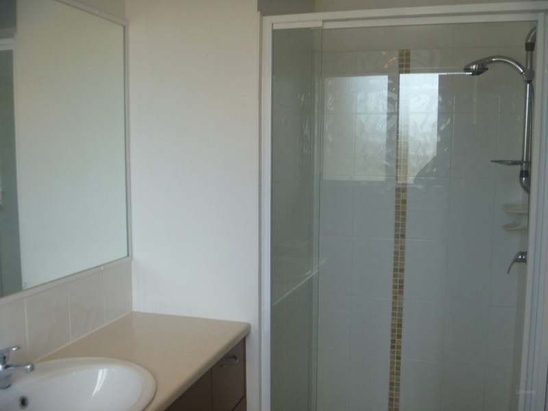 4/131 Muir Street, Labrador QLD 4215