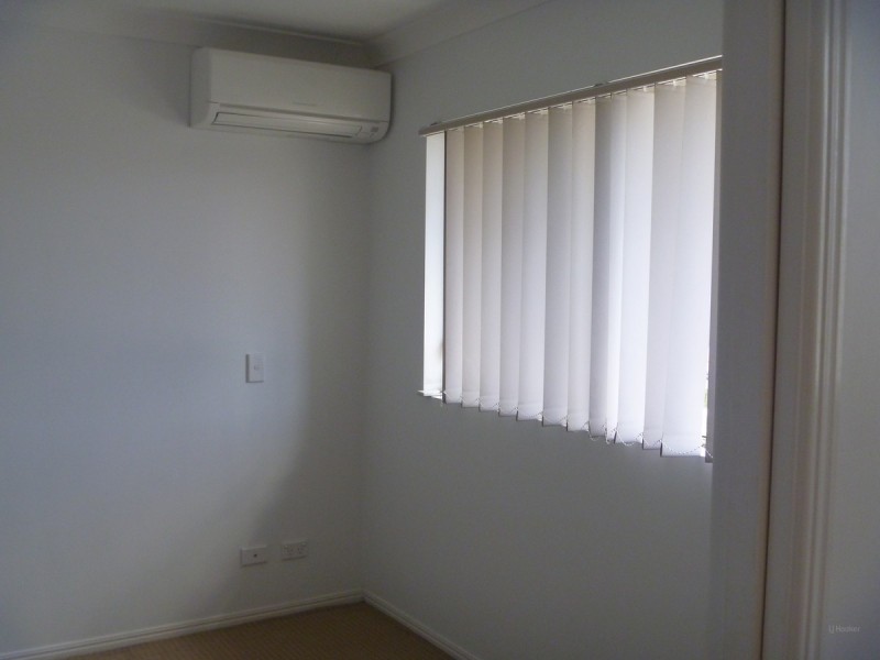 4/131 Muir Street, Labrador QLD 4215
