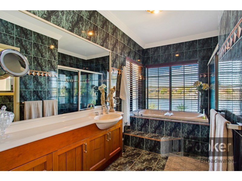 13 Glenwater Crescent, Monterey Keys QLD 4212