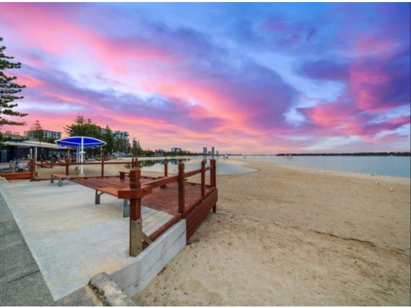 807/360 Marine Parade, Labrador QLD 4215