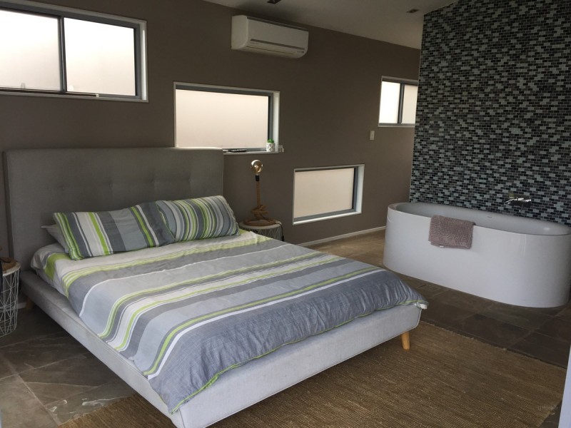 34 Morala Avenue, Runaway Bay QLD 4216