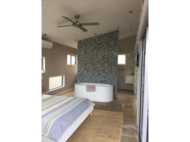 34 Morala Avenue, Runaway Bay QLD 4216