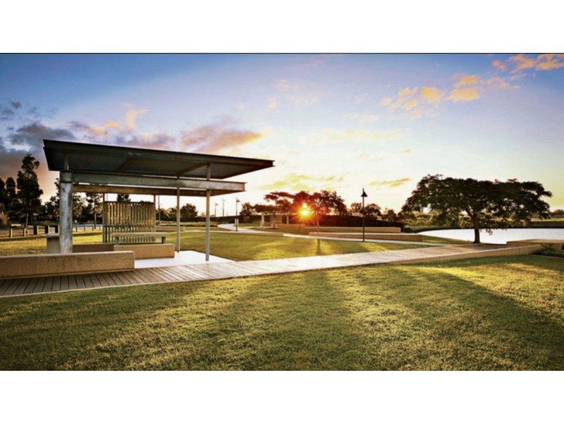 16 Sorrento Street, Hope Island QLD 4212