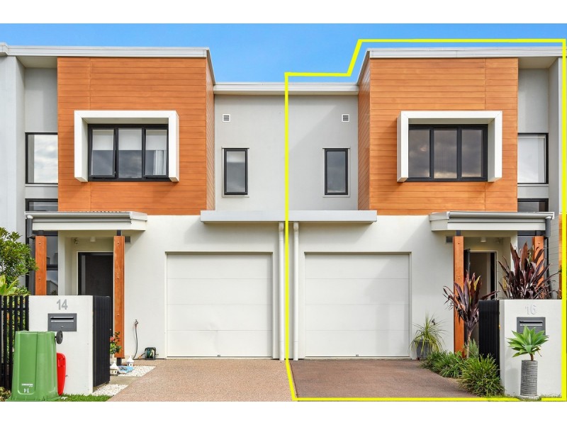 16 Sorrento Street, Hope Island QLD 4212