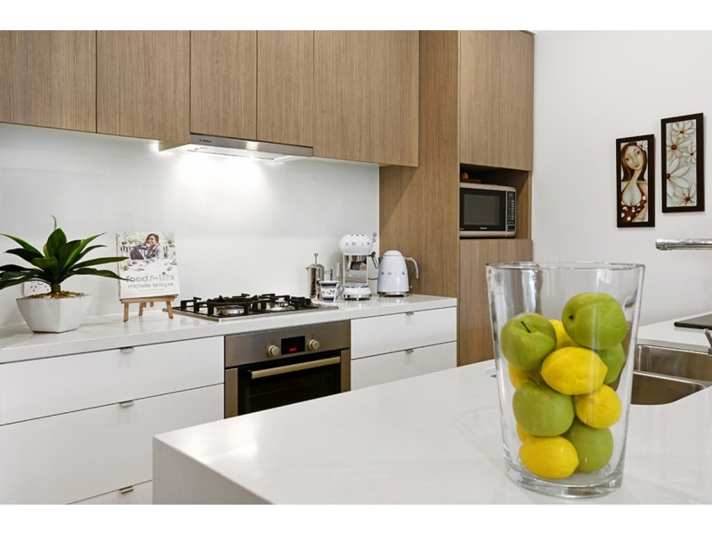 16 Sorrento Street, Hope Island QLD 4212