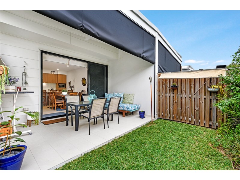 16 Sorrento Street, Hope Island QLD 4212