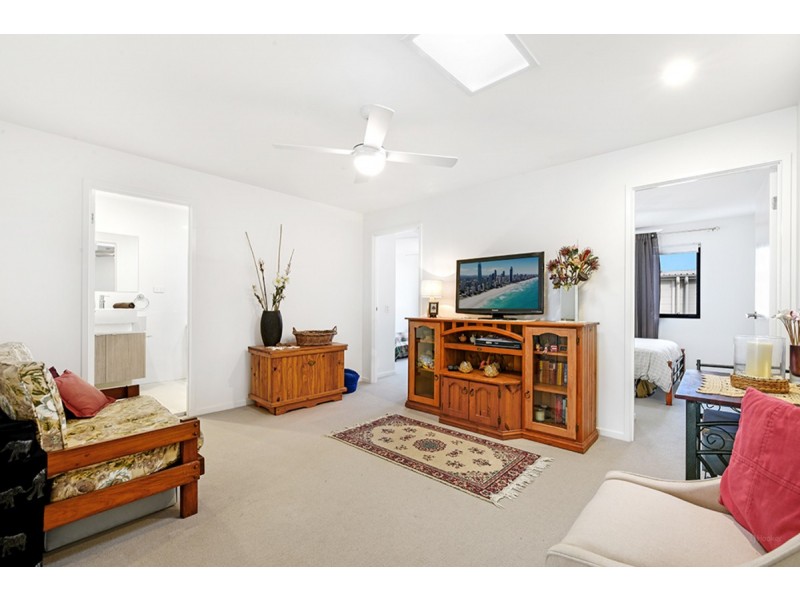 16 Sorrento Street, Hope Island QLD 4212