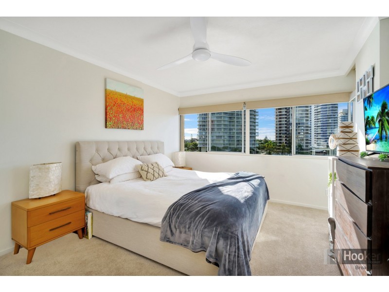 18/554 Marine Parade, Biggera Waters QLD 4216