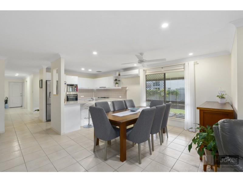 71 Tee Trees Boulevard, Arundel QLD 4214