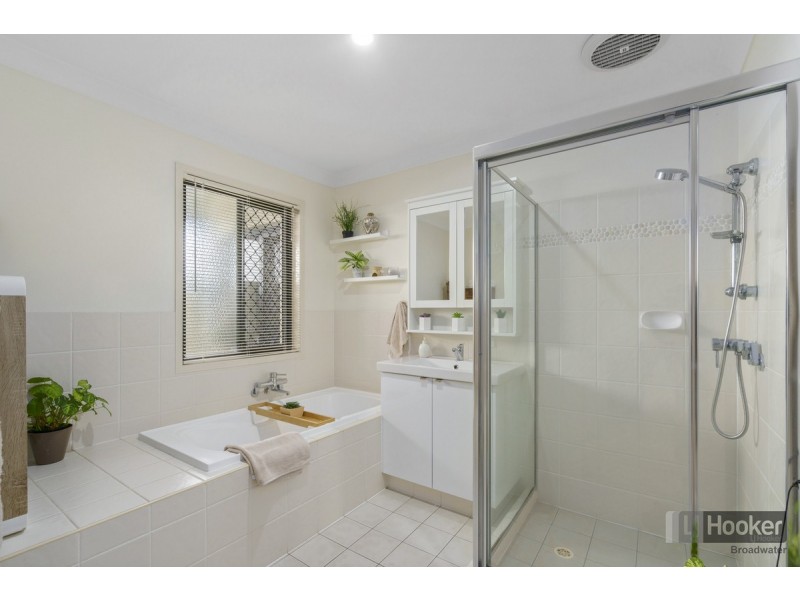 71 Tee Trees Boulevard, Arundel QLD 4214