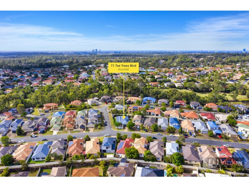 71 Tee Trees Boulevard, Arundel QLD 4214