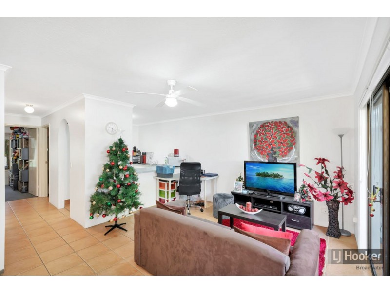 2/27 Whiting Street, Labrador QLD 4215