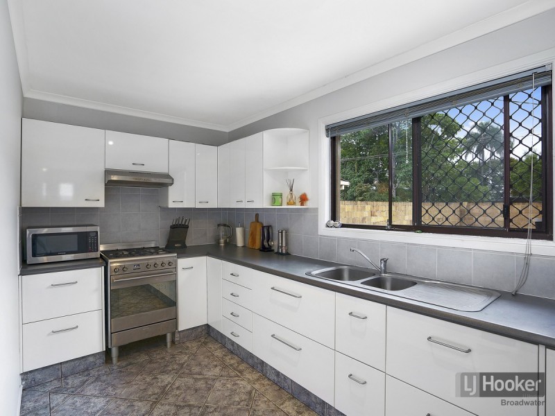 18 Kylie  Street, Arundel QLD 4214