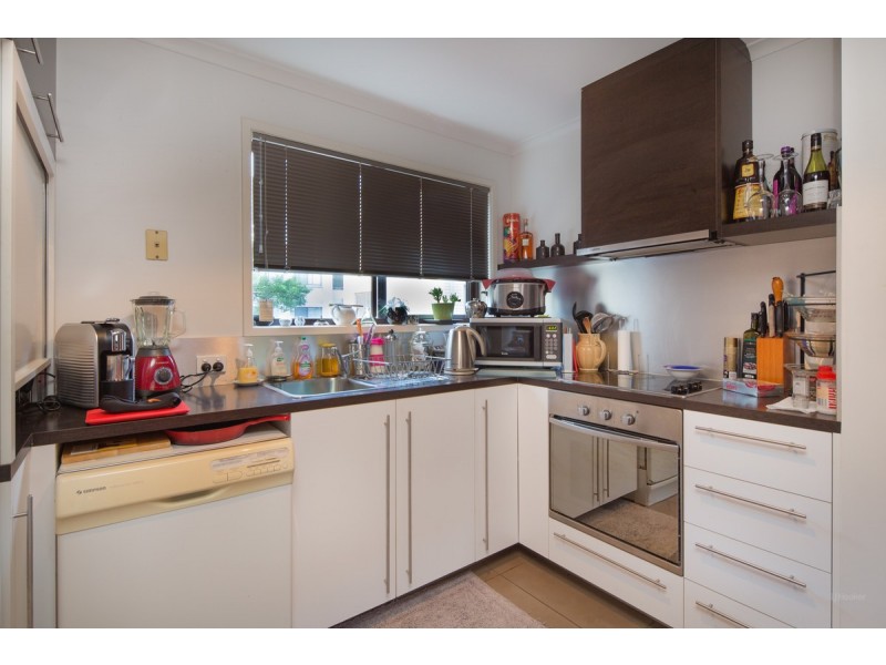 11/25 Ahern Street, Labrador QLD 4215