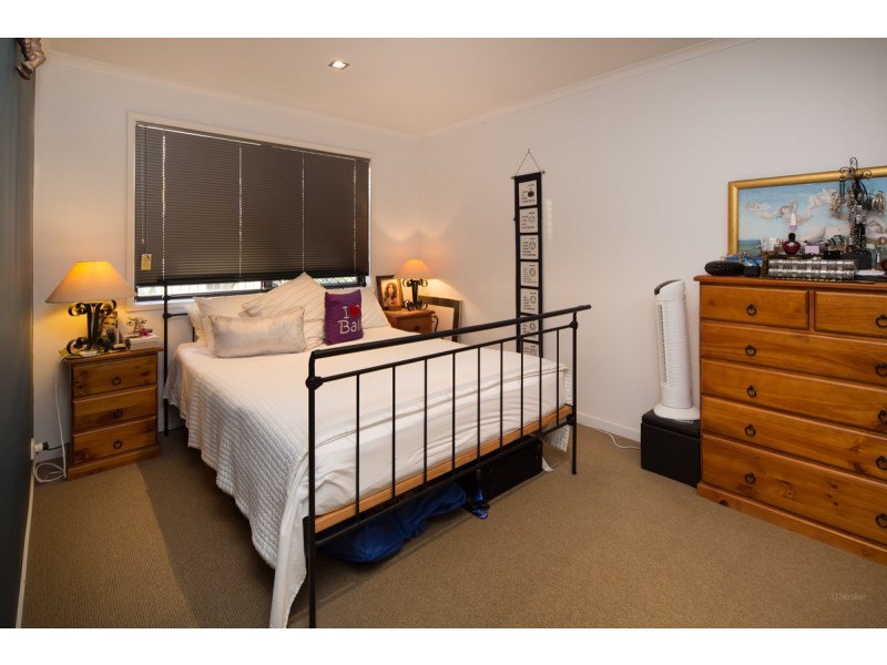 11/25 Ahern Street, Labrador QLD 4215