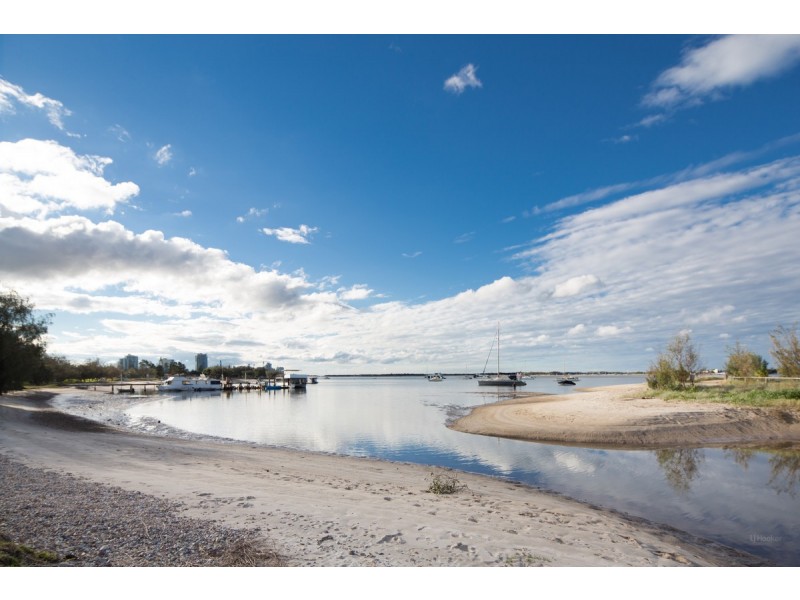 11/25 Ahern Street, Labrador QLD 4215