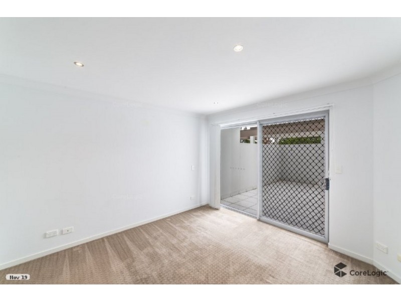 4/161 Marine Parade, Southport QLD 4215