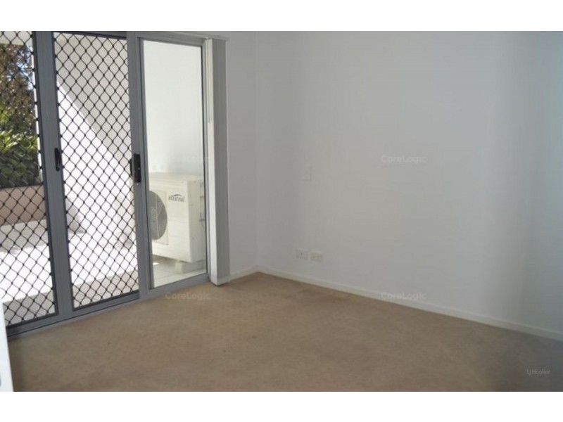 4/161 Marine Parade, Southport QLD 4215