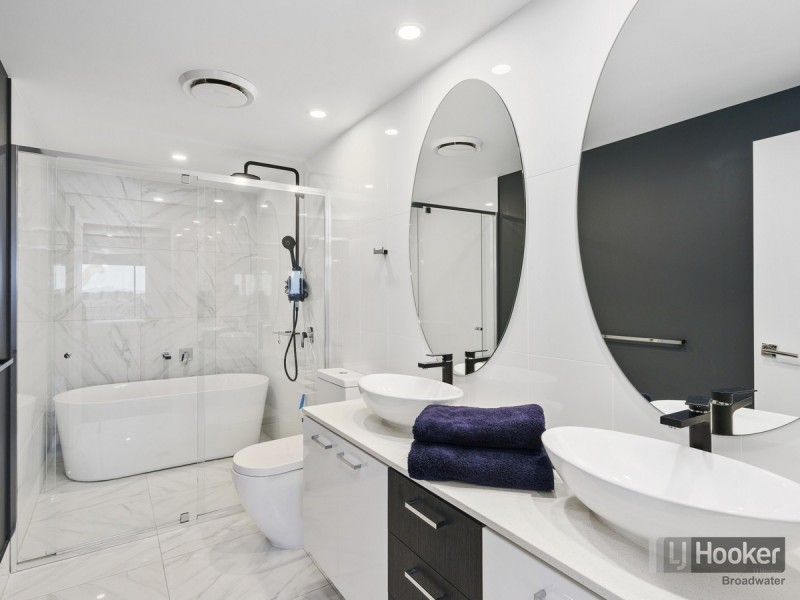 4708/5 Harbour Side Court, Biggera Waters QLD 4216