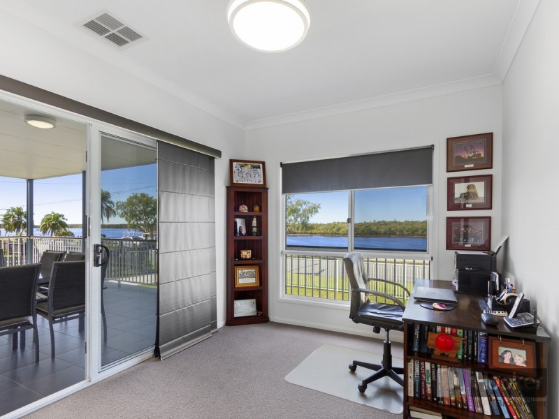 42 Boykambil Esplanade, Hope Island QLD 4212