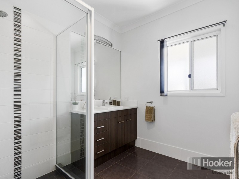 42 Boykambil Esplanade, Hope Island QLD 4212