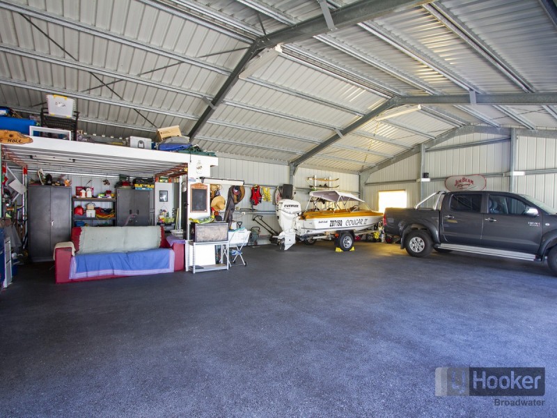 42 Boykambil Esplanade, Hope Island QLD 4212