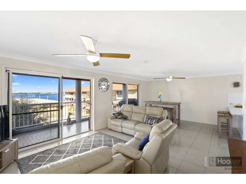 15/111 Frank Street, Labrador QLD 4215