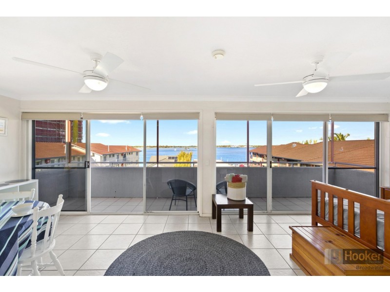 15/111 Frank Street, Labrador QLD 4215