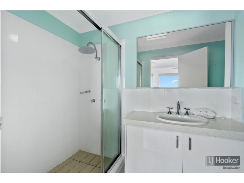 15/111 Frank Street, Labrador QLD 4215