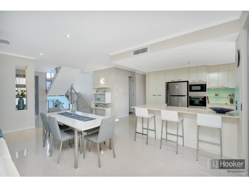 3/114 The Esplanade, Paradise Point QLD 4216